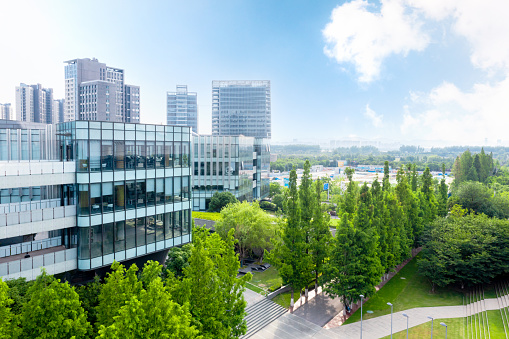 青岛楼宇自控厂家：推动智能建筑的未来